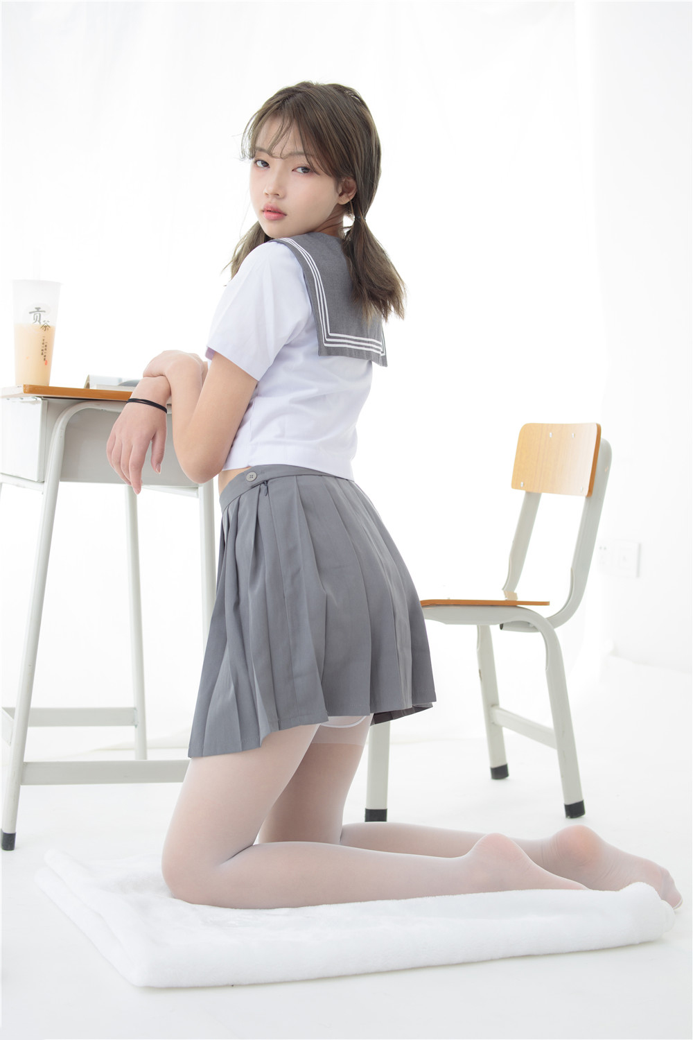 JKFUN-039《白丝网鞋合辑》2-1 13D白丝 芝士 [56P1V07’04”]