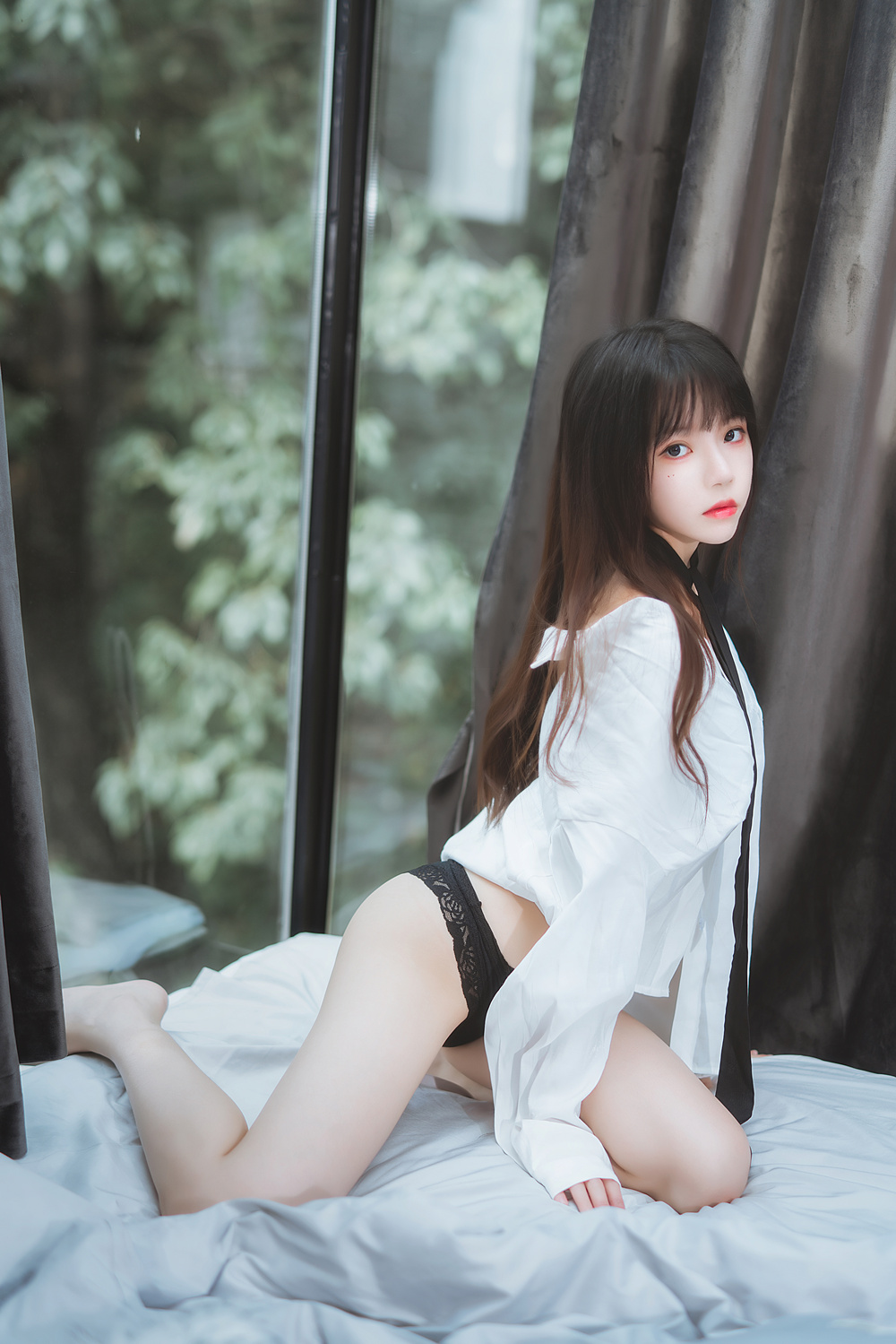 桜桃喵 – 狼来了01 [72P1.3G]