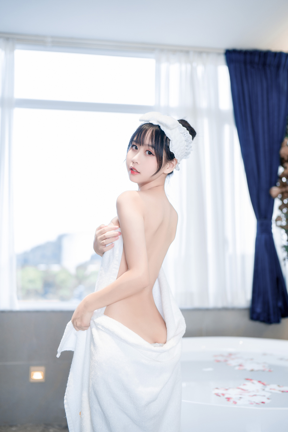 萌芽儿o0 NO.019 浴巾 [27P174M]