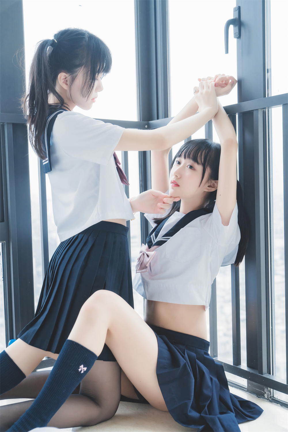 桜桃喵 VOL.056 [37P] 桜桃喵&木绵绵 – 她(制服×制服)